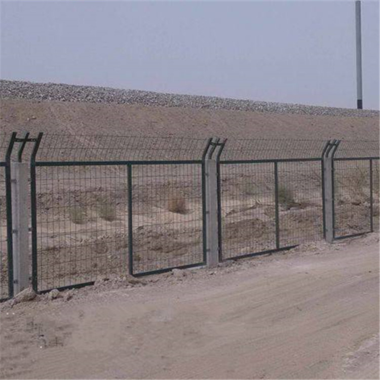 鐵路護欄網(wǎng)案例展示圖片4 鐵路護欄網(wǎng)案例展示圖片4