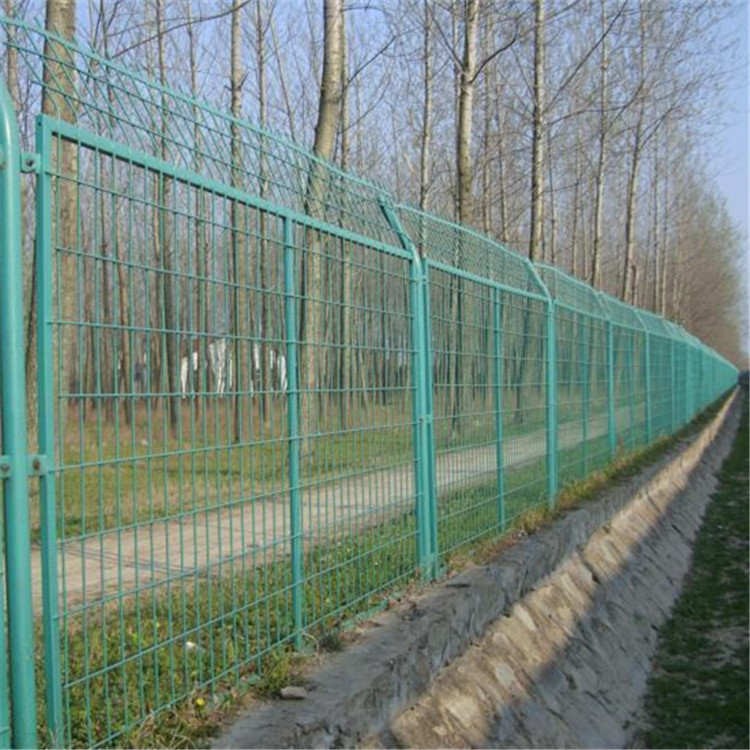 公路護欄網案例展示圖片4 公路護欄網案例展示圖片4